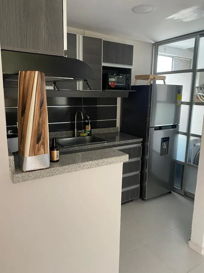 Apartamento En Colinas Del Aguacatal 0*, Cali